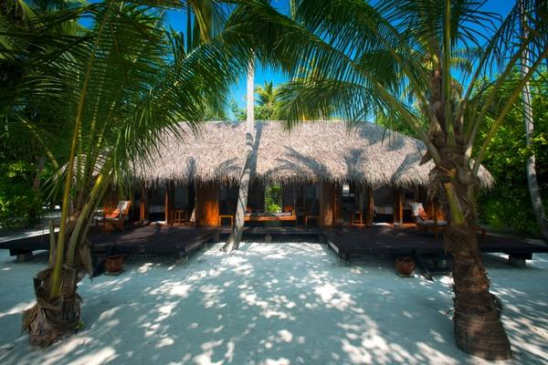 Your guide to 12 Best Resorts to stay in Maldives