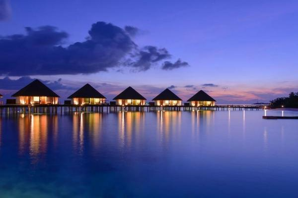 Your guide to 12 Best Resorts to stay in Maldives