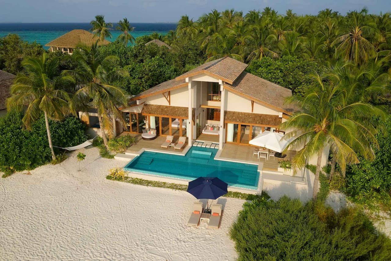 Emerald Faarufushi Resort & Spa Hotel