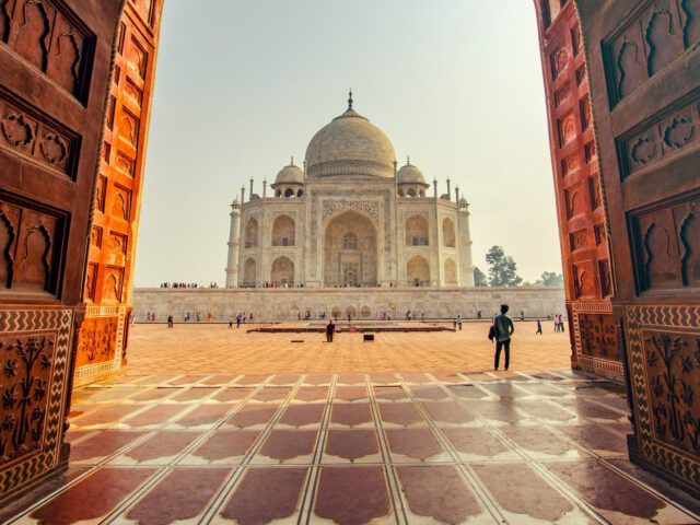 Business Class Flights to India from the UK – Book with FlightsPro