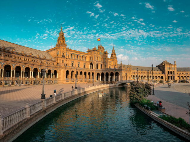 https://www.flightspro.co.uk/wp-content/uploads/2026/04/Spain-holidays-640x480.jpg