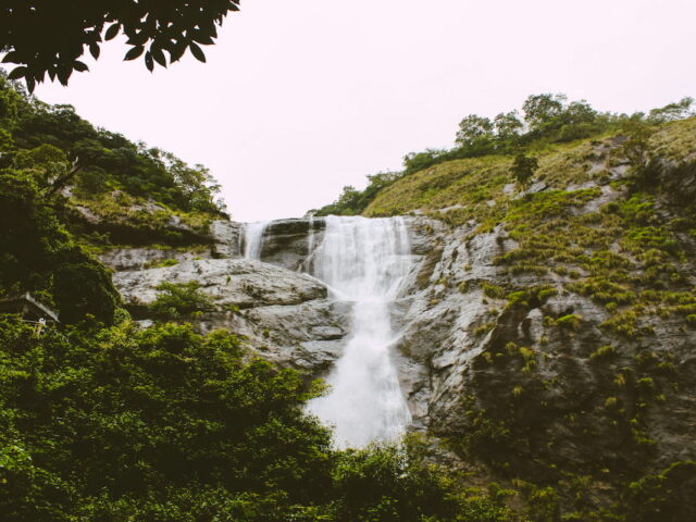 https://www.flightspro.co.uk/wp-content/uploads/2026/04/chase-waterfalls-640x480.jpg