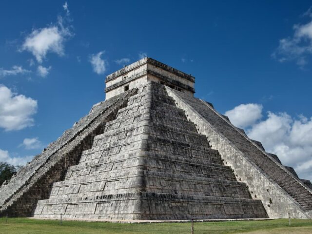 https://www.flightspro.co.uk/wp-content/uploads/2026/04/chichen-itza-day-trip-640x480.jpg