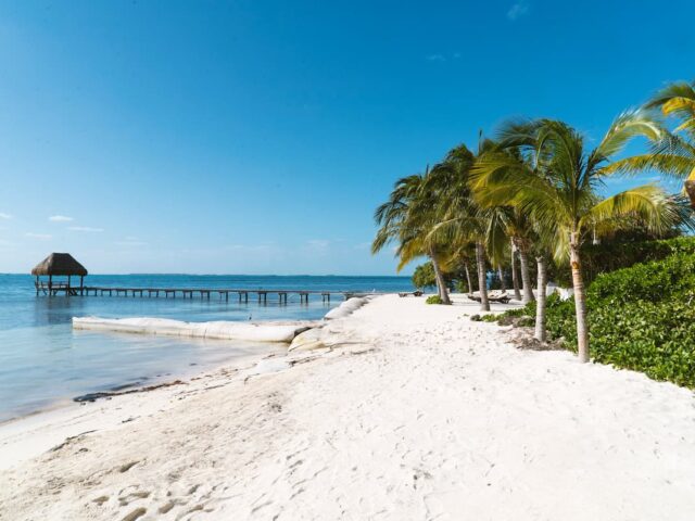 https://www.flightspro.co.uk/wp-content/uploads/2026/04/isla-mujeres-escape-640x480.jpg
