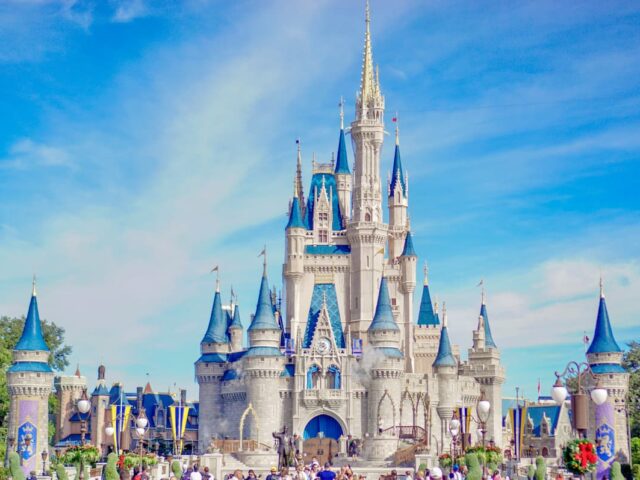 https://www.flightspro.co.uk/wp-content/uploads/2026/04/orlando-holiday-package-with-flights-7-640x480.jpg