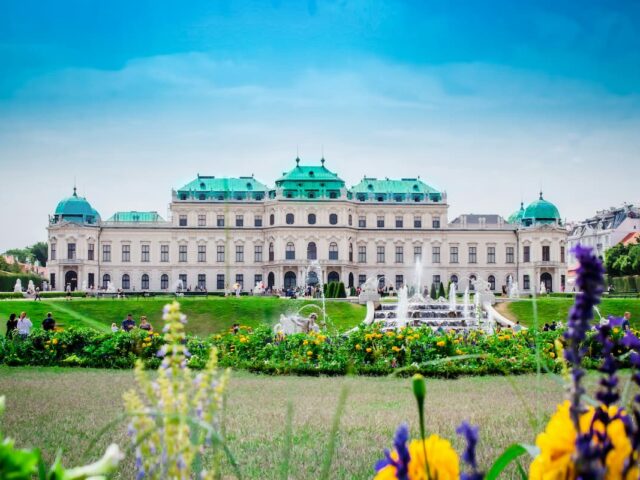 Schönbrunn Palace & Gardens Tour – Vienna