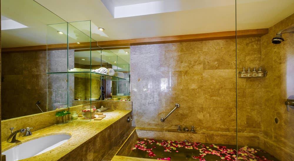 Seaview Patong Hotel