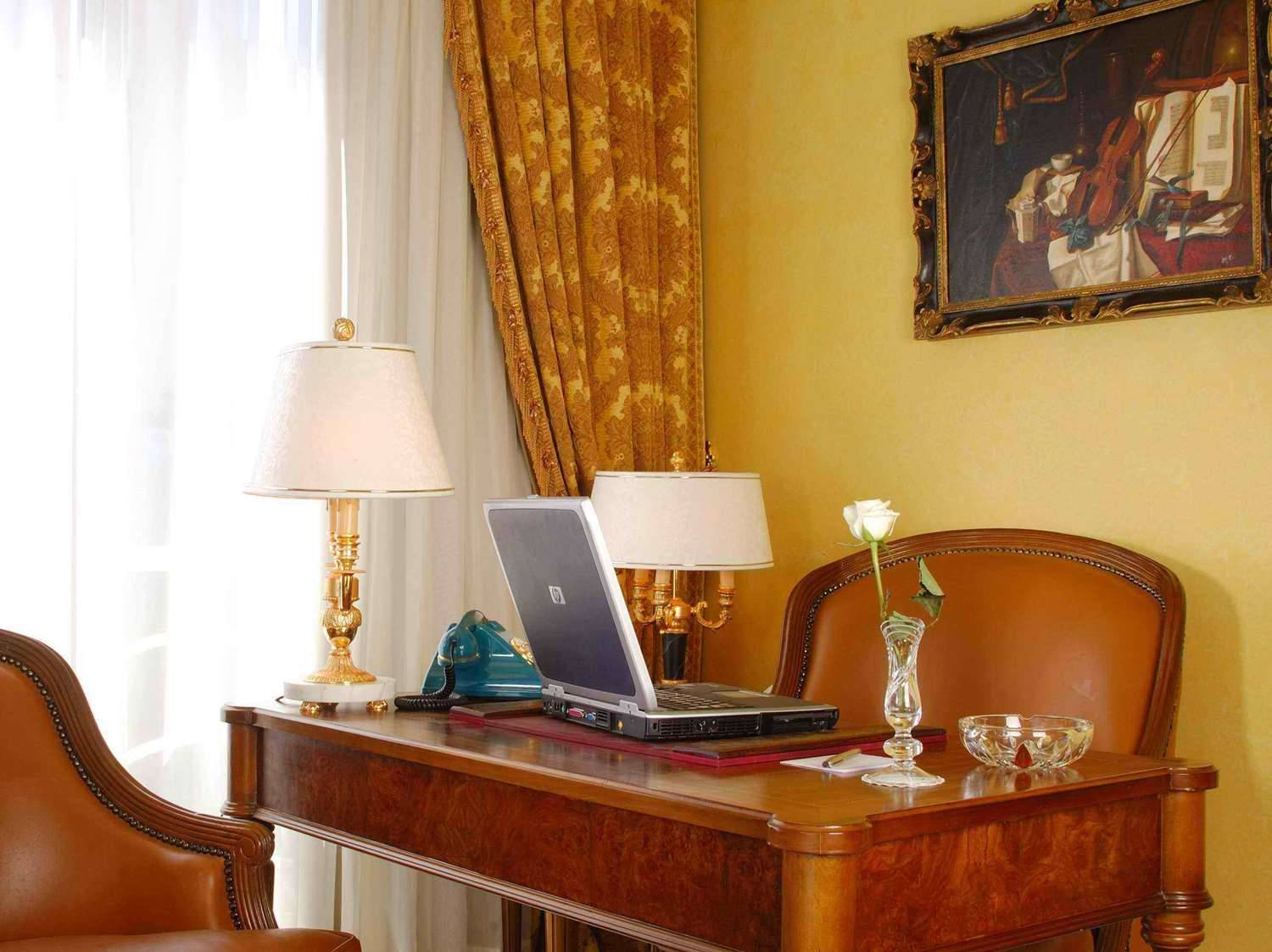 Concorde El Salam Hotel travel agents in London UK