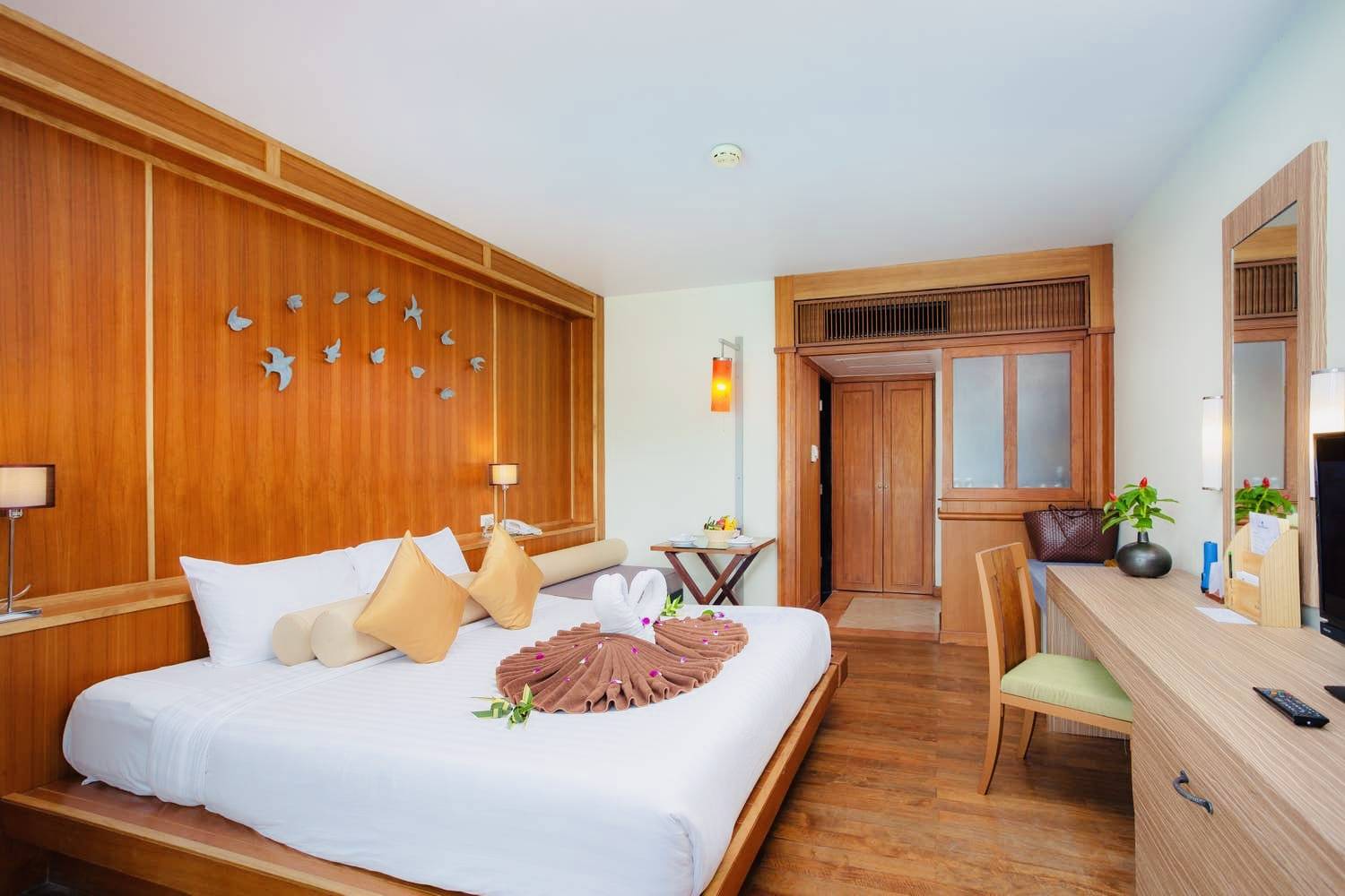 Seaview Patong Hotel